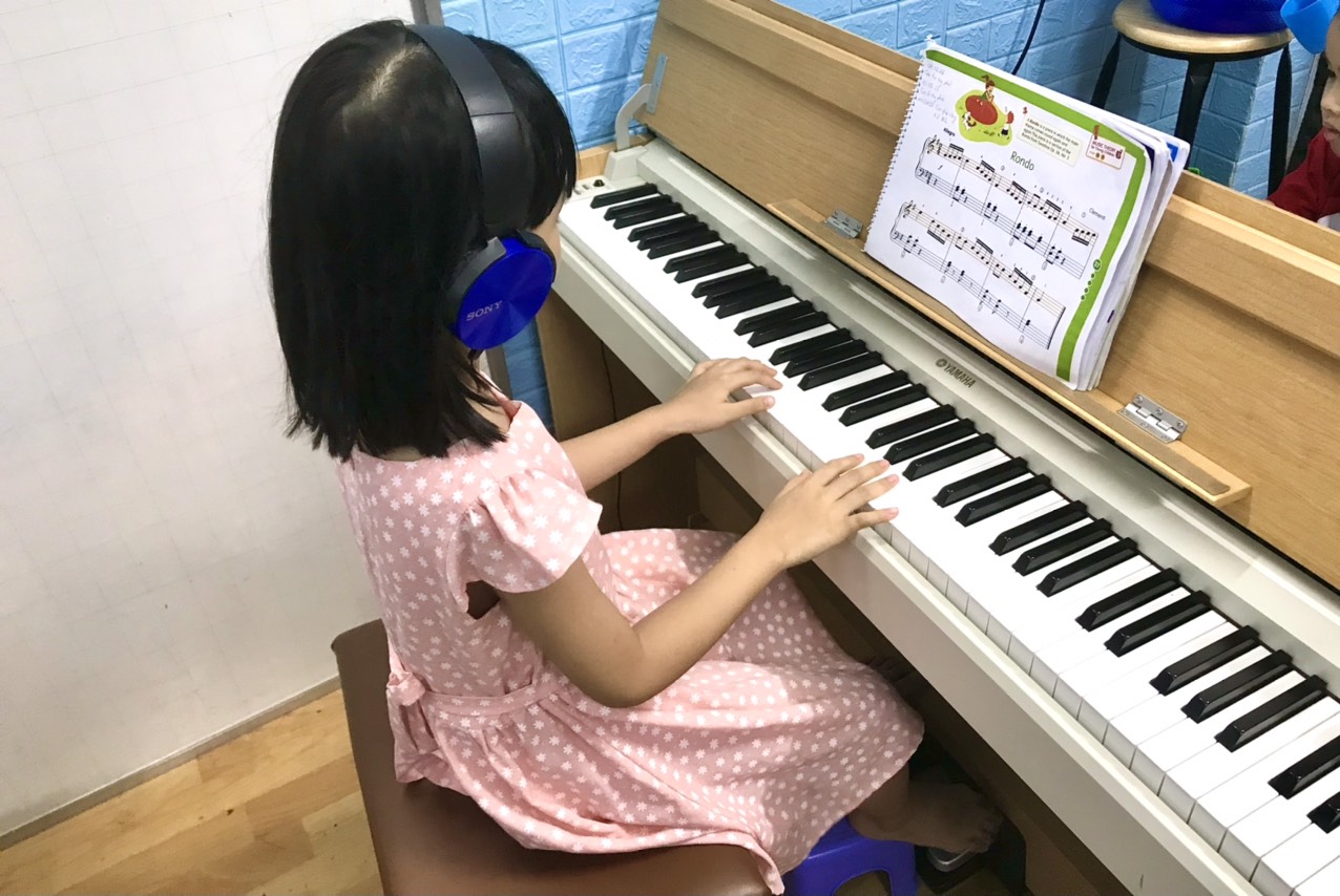 Giải Đáp Mọi Thắc Mắc Khi Học Đàn Piano Cho Người Mới